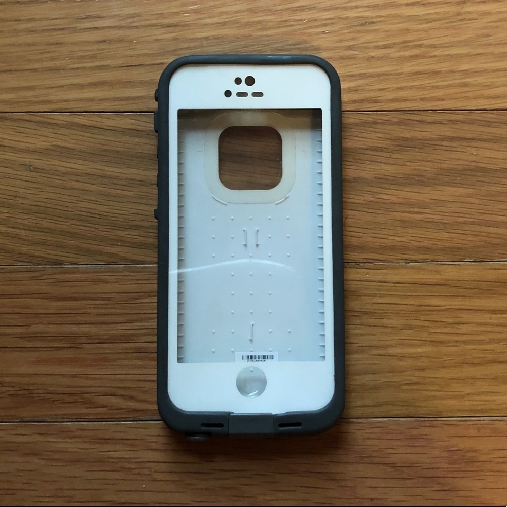 iPhone 5 lifeproof case